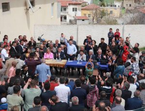 Sizlerin Hakkını Yiyen Kim Varsa Hesap Soracağız