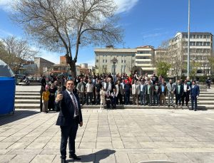 Seçmen Sürpriz Peşinde Bağımsız Aday İlhan Mecliste