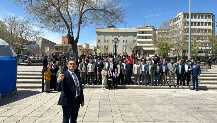Seçmen Sürpriz Peşinde Bağımsız Aday İlhan Mecliste