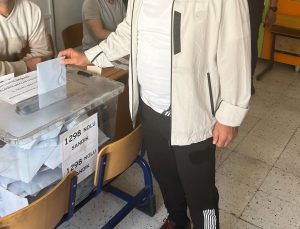 Türkiye Sandık Başına Gitti