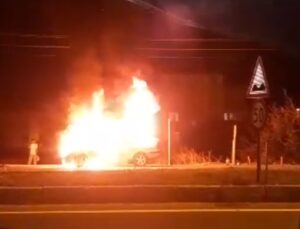 Seyir Halindeki Otomobil Alev Aldı