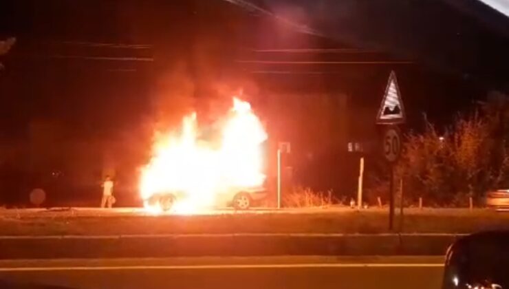 Seyir Halindeki Otomobil Alev Aldı