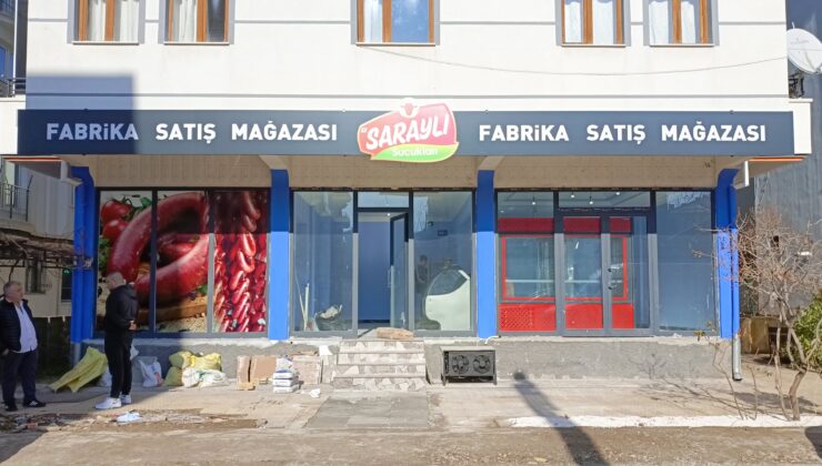 Saraylı Sucukları İlk Şubesini Açtı
