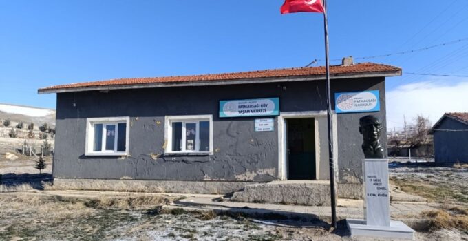 ASD Yazdı, Bayrağımız ve Atatürk Büstü Konuldu