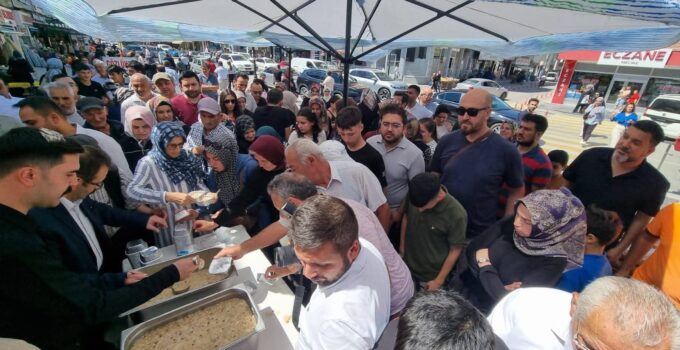 Ülkü Kuruyemiş’ten 5000 Kişiye Aşure İkram Edildi