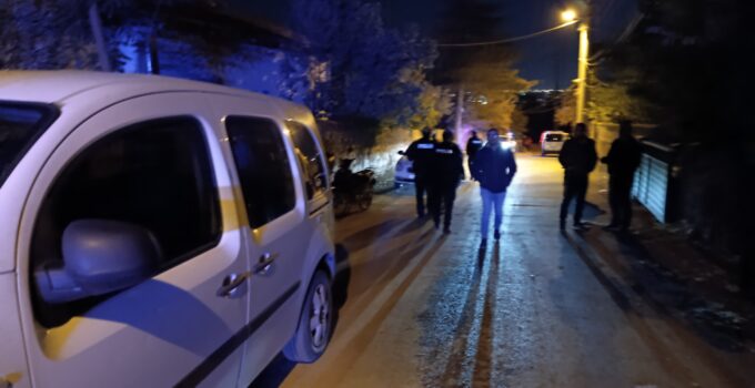 Aksaray’a Kendini Eve Kapatan Genç Hayatına Son Vermek İstedi